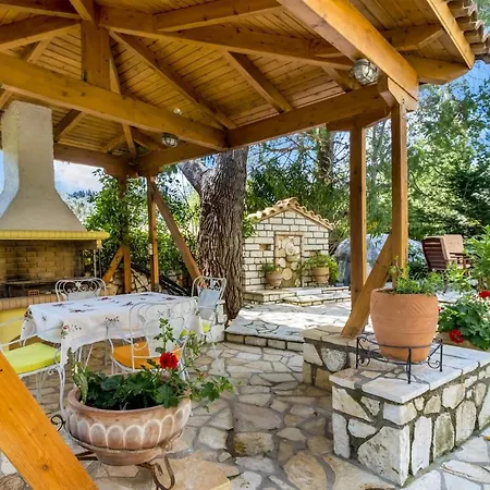 Polys Lefkada 1 Apartamento Apolpaina