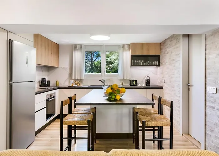 Apartment Polys Lefkada 1 *